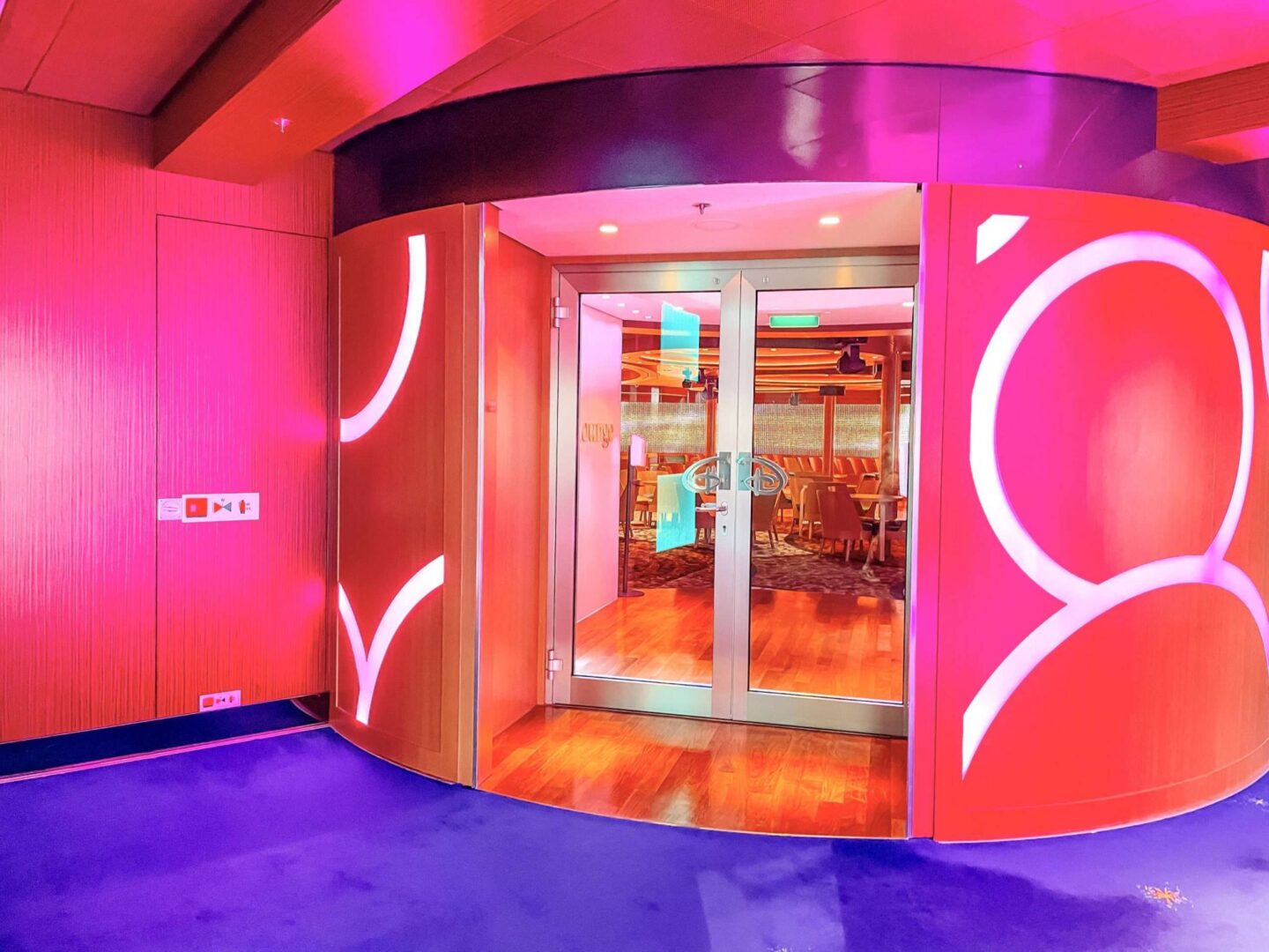 D Lounge on Disney Cruise