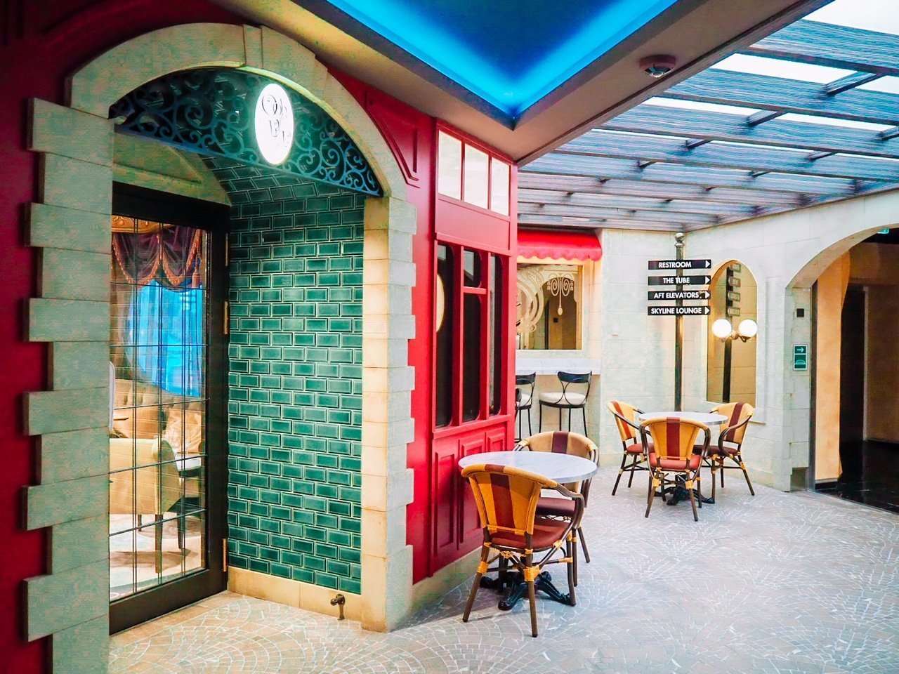 Disney Lounges on the Disney Fantasy