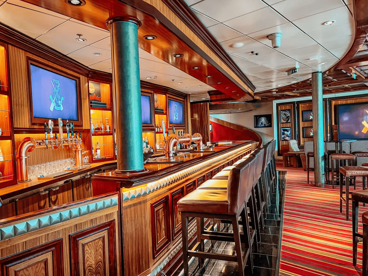 Disney Cruise Lounges on the Disney Dream