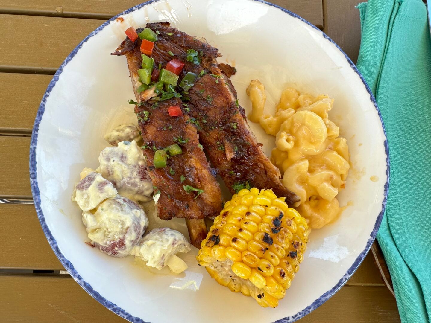 Food at Serenity Bay at Disney's Lookout Cay at Lighthouse Point. Food options at Lookout Point