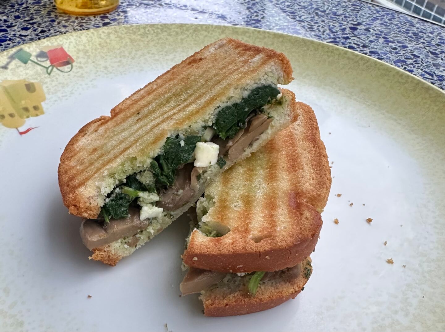 Allergy free sandwich on a Disney Cruise. Disney Cruise Line allergy friendly foods