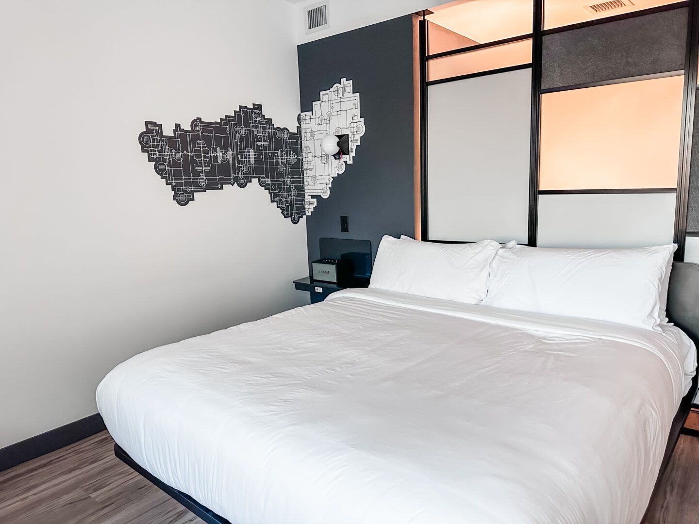 Aloft Airport Hotel Fort Lauderdale  guest room with one king bed