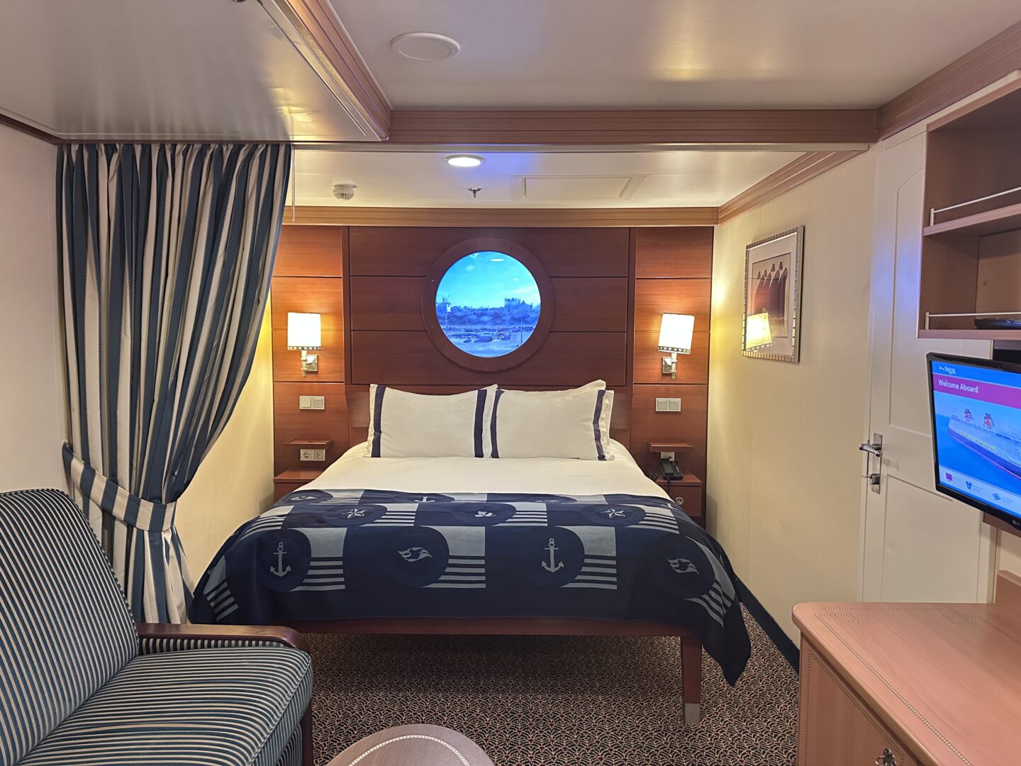 Interior room on the Disney Dream with magical porthole.