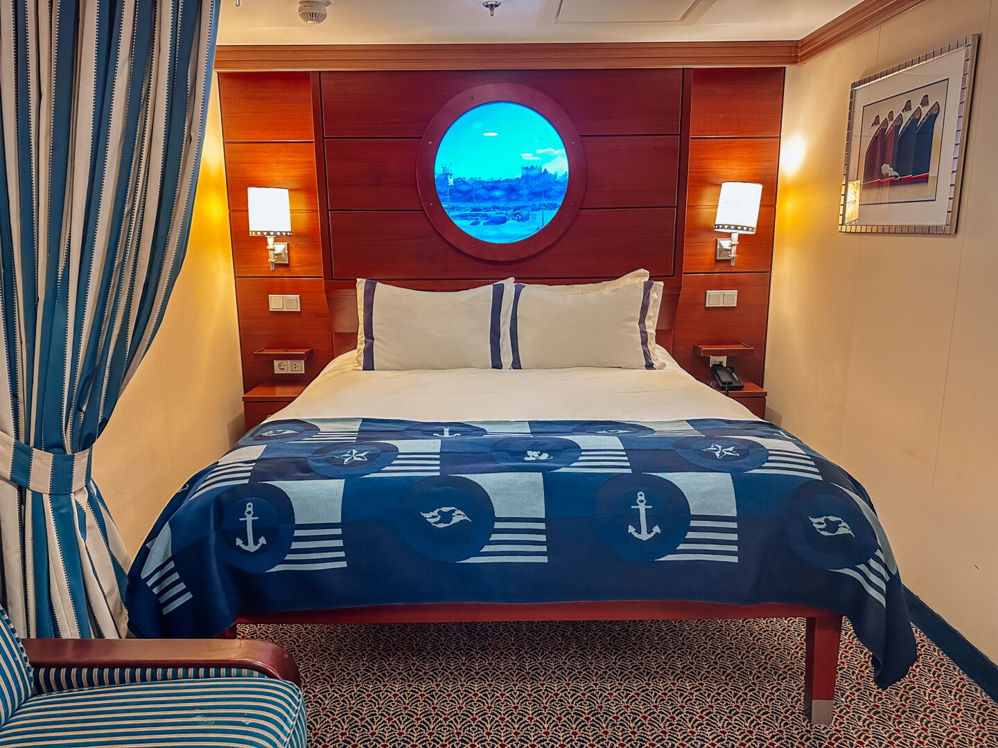 Disney Dream 8671 inside stateroom with magical porthole